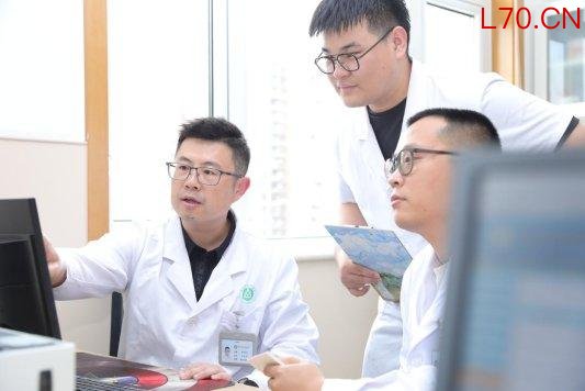 无创口、零出血！烟台毓璜顶医院泌尿外科成功开展烟威首例UroLift前列腺悬扩术